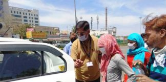 cancer suffer ajmer girl, दिल्ली से अजमेर के लिए पैदल जा रही कैंसर पीडि़ता को अशोक गहलोत ने वाहन से भिजवाया