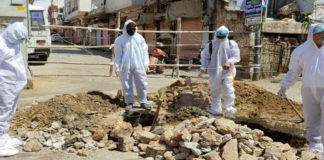 Engineer of Water Supply Department repairing leakage at Ramganj