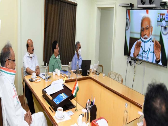 प्रधानमंत्री नरेन्द्र मोदी ने वीडियो कॉन्फ्रेंसिंग के ज़रिए अशोक गहलोत से की चर्चा, pm modi video confrencing