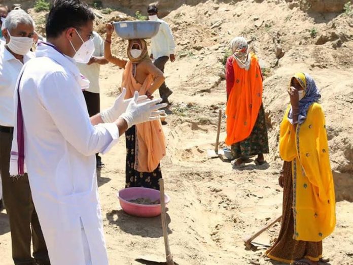 सचिन पायलट ने मनरेगा के तहत चल रहे मॉडल तालाब निर्माण कार्यों का निरीक्षण किया, sachin pilot सचिन पायलट ने मनरेगा के तहत चल रहे मॉडल तालाब निर्माण कार्यों का निरीक्षण किया, sachin pilot