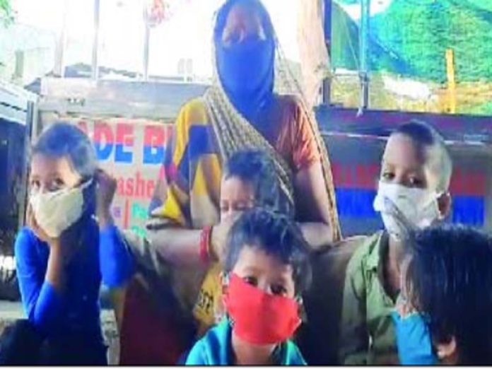 दिहाड़ी मजदूर महिला, Daily wage woman दिहाड़ी मजदूर महिला, Daily wage woman