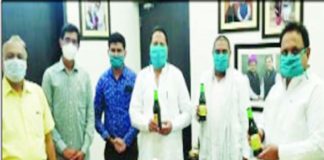 Dr. Raghu Sharma released 35 thousand bottles of immunity booster for distribution