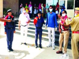 अलवर में कोरोना योद्वाओं का किया स्वागत, alwar corona warriors