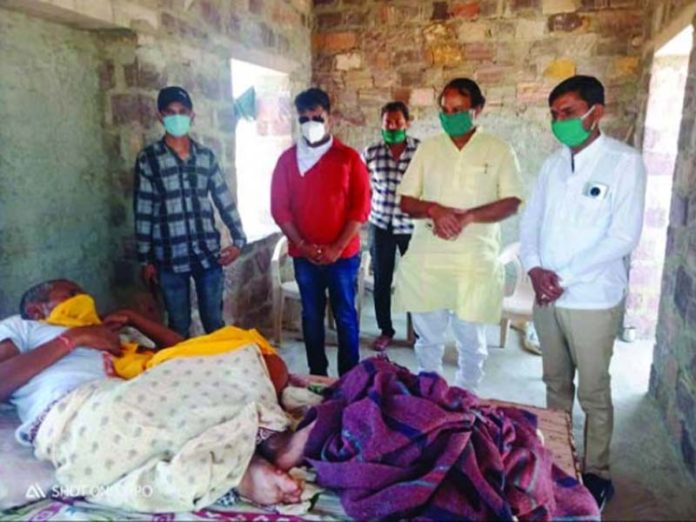 पचपदरा बाड़मेर निवासी ‘जगमाल’, दस साल से बिस्तर पर है,jagmaal पचपदरा बाड़मेर निवासी ‘जगमाल’, दस साल से बिस्तर पर है,jagmaal