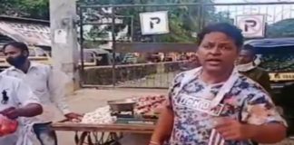 Bollywood artist Javed Hyder selling vegetables
