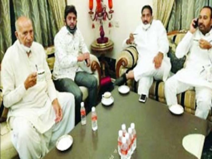 Congress leader and MLA gathered at Hotel Shiv Vilas Resort for Rajya Sabha elections Congress leader and MLA gathered at Hotel Shiv Vilas Resort for Rajya Sabha elections