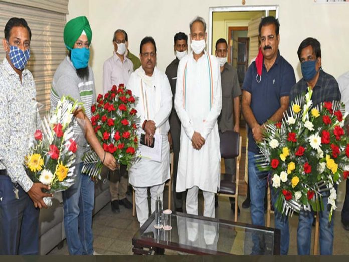 Private bus operators met Chief Minister Ashok Gehlot at his state residence and thanked