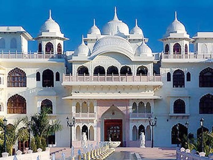 congress MLA shifted to Shiv Vilas Resort