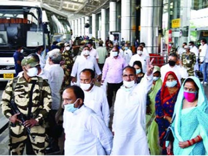 All the MLAs reached Jaipur by special aircraft from Jaisalmer