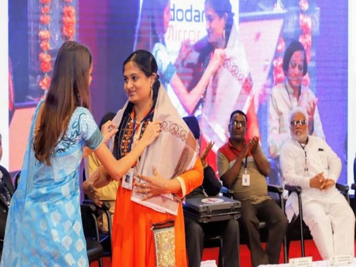 Dr kriti bharti conferred with national yugantar award