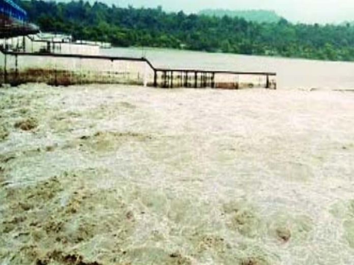 Ganga's water level reached danger mark, alert issued