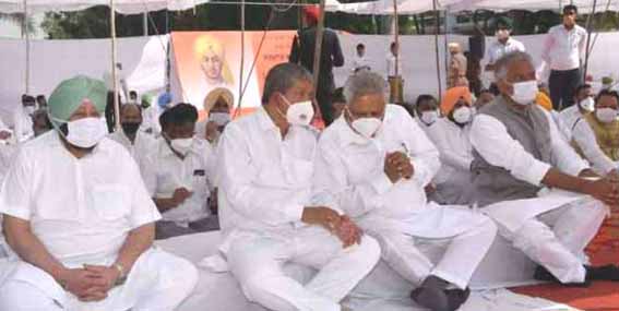 कृषि बिल पर दिल्ली, हरियाणा और पंजाब समेत देश के कई इलाकों में विरोध प्रदर्शन जारी