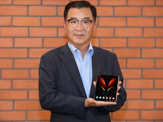 Samsung smartphone galaxy z fold 2