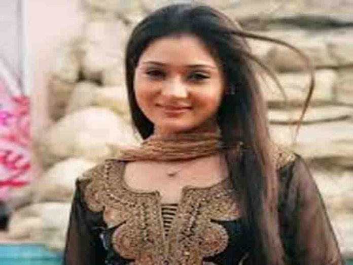 sara khan