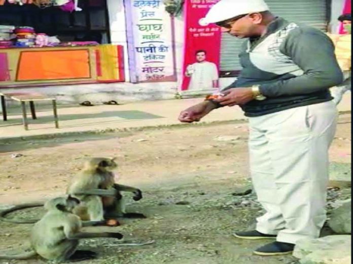 social worker Rajendra Kumar Gupta alias Raju Uncle Sunel