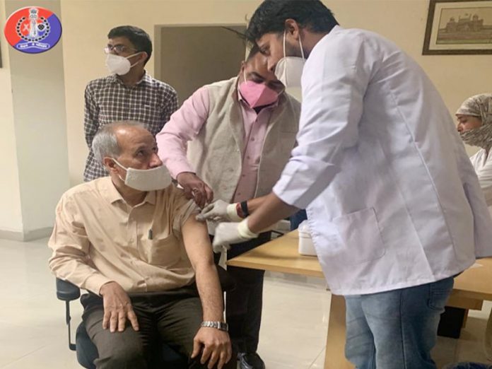 director general of police lathar introduced corona vaccine