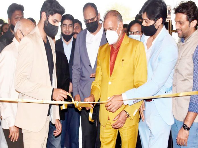 Miraj Cinemas Acquiresa