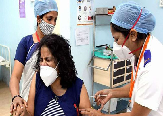 महाराष्ट्र में टीके की कमी के कारण रोका गया वैक्सीनेशन अभियान