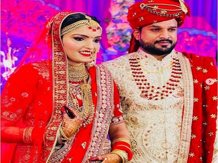 Famous Bhojpuri singer and actor Ritesh Pandey tied
