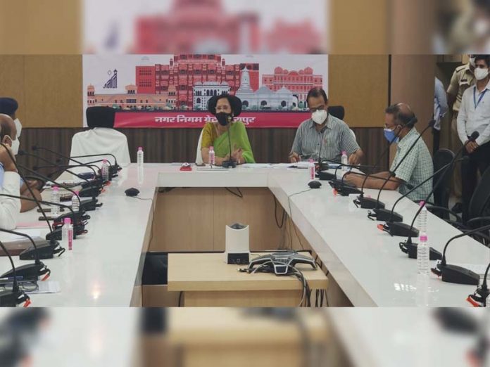 Newly appointed Mayor Mayor Sheel Dhabai took a meeting of officials