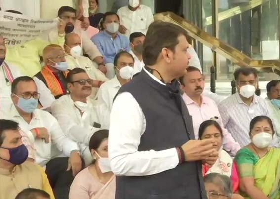 महाराष्ट्र विधानसभा : भाजपा ने 12 विधायकों को निलंबित करने के बाद अपनी अलग विधानसभा बनाई, कोलंबर को अध्यक्ष नियुक्त किया