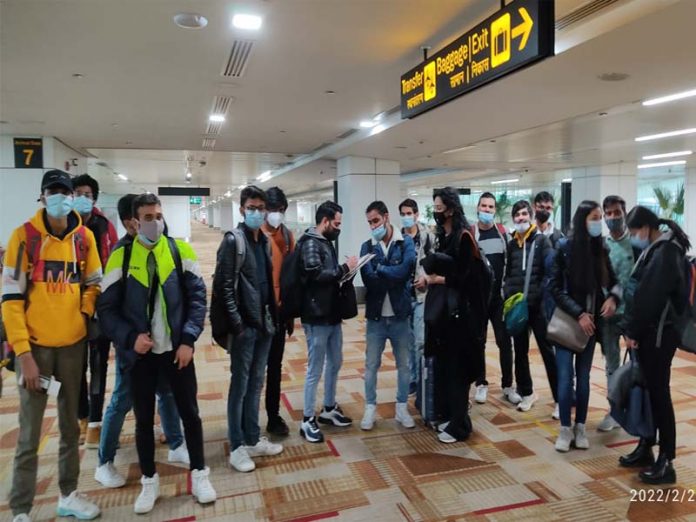 17 students from Rajasthan reached Delhi from Ukraine