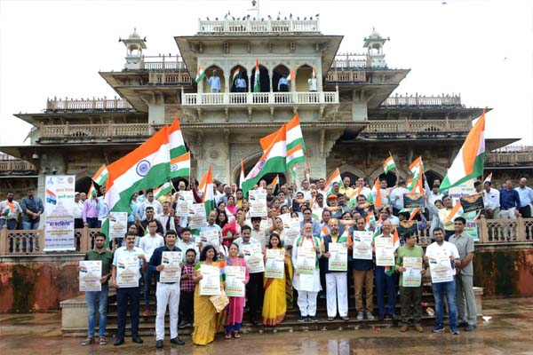 पोस्टर का विमोचन पोस्टर का विमोचन