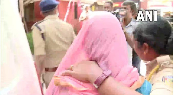 केरल मेंं दो महिलाओं की बलि केरल मेंं दो महिलाओं की बलि