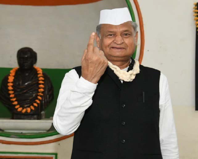 कांगे्रस अध्यक्ष पद के लिए मतदान