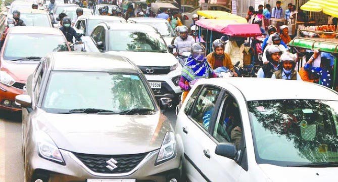 नोएडा से हटेंगे सवा लाख वाहन नोएडा से हटेंगे सवा लाख वाहन