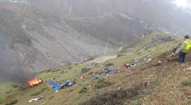 केदारनाथ में हेलीकॉप्टर क्रैश