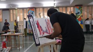 रूफटॉप की ओर से आयोजित “आर्ट बजे” आर्ट बैटल में कलाकारों ने लाइव बनाई खूबसूरत कलाकृतियां