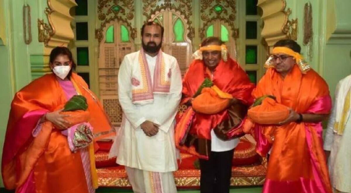 अंबानी परिवार श्रीनाथजी में