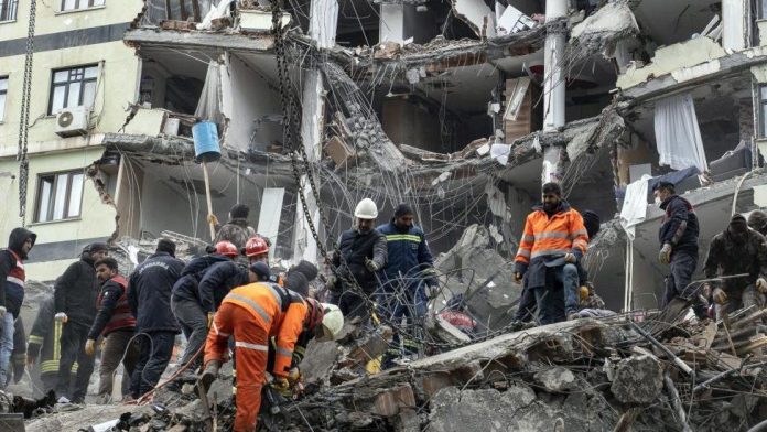 Earthquke Earthquke