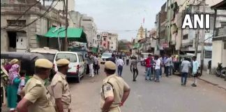 वडोदरा में पत्थरबाजी