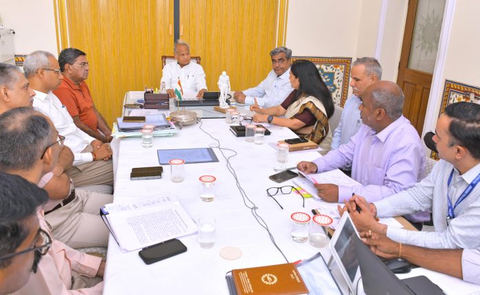 मुख्यमंत्री गहलोत ने बिपरजॉय तूफान की तैयारियों की समीक्षा बैठक ली मुख्यमंत्री गहलोत ने बिपरजॉय तूफान की तैयारियों की समीक्षा बैठक ली