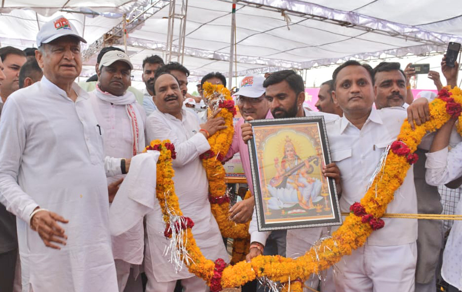 मुख्यमंत्री का डूंगरपुर दौरा