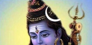 महादेव के शीश पर चंद्र