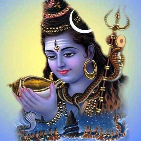 महादेव के शीश पर चंद्र
