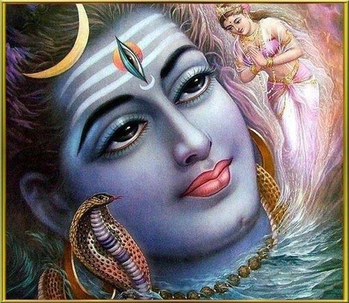 महादेव के शीश पर चंद्र