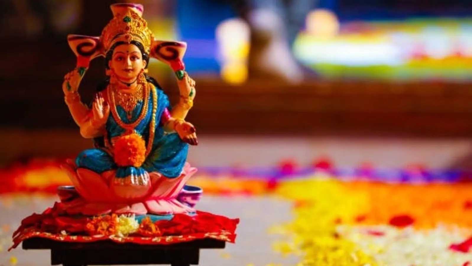 लक्ष्मी को पाने के लिए क्या करें