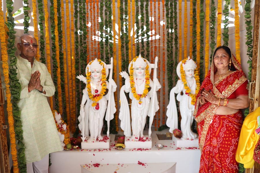 मोशन के ध्रुव कैम्पस में मंदिर में प्रतिष्ठा महोत्सव