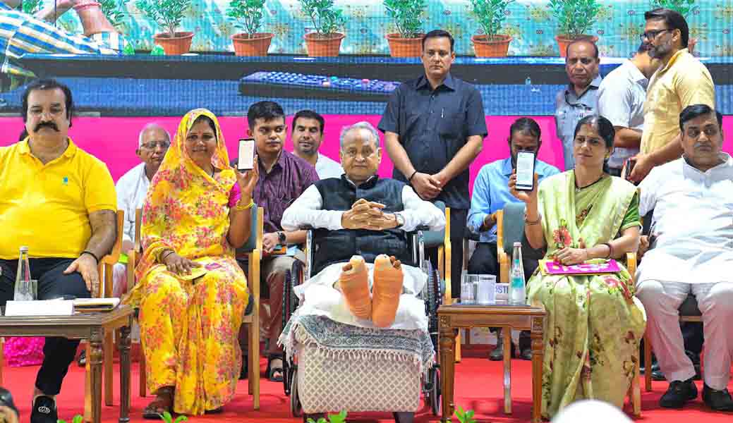 इंदिरा गांधी गैस सिलेंडर सब्सिडी योजना का द्वितीय लाभार्थी संवाद प्रदेशवासियों के सुख-दुख में भागीदार बनकर कार्य कर रही राज्य सरकार ः मुख्यमंत्री