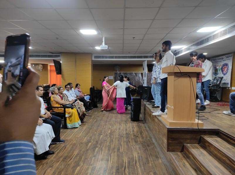 एसएमएस