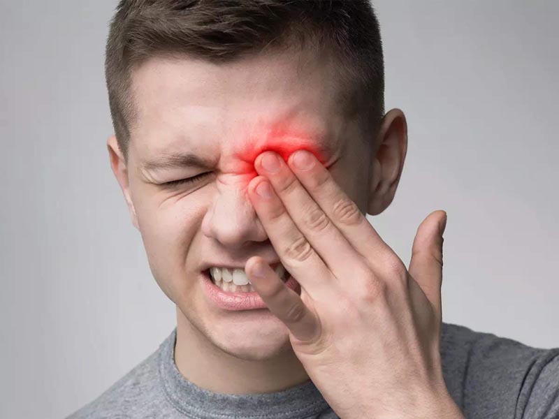 क्या सच में कंजंक्टिवाइटिस रोकता है काला चश्मा?