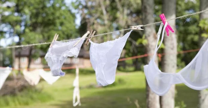बारिश में गीले अंडरगारमेंट्स पहनने से होता है भारी नुकसान बारिश में गीले अंडरगारमेंट्स पहनने से होता है भारी नुकसान