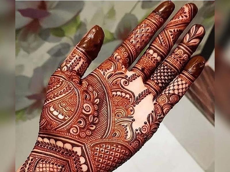 हरियाली तीज पर मेहंदी