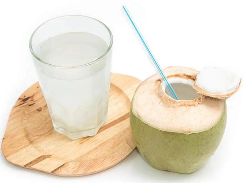नारियल पानी