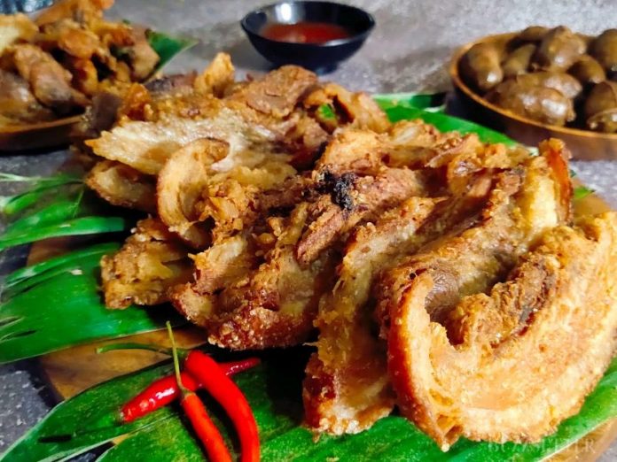 कच्चा वीगन फूड खाने कच्चा वीगन फूड खाने