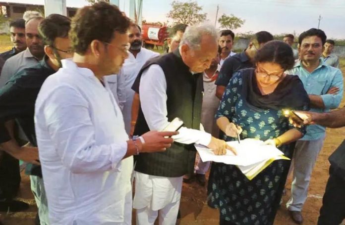 0निवाई पहुंचे सीएम गहलोत निवाई पहुंचे सीएम गहलोत